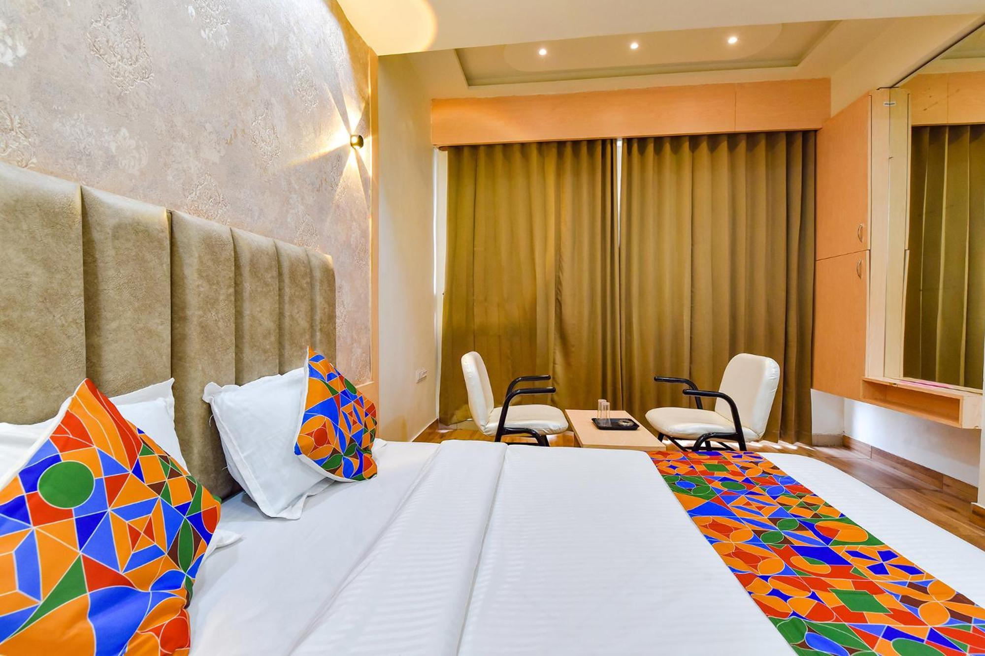 Fabhotel Symphony Grand Ahmedabad Exterior foto